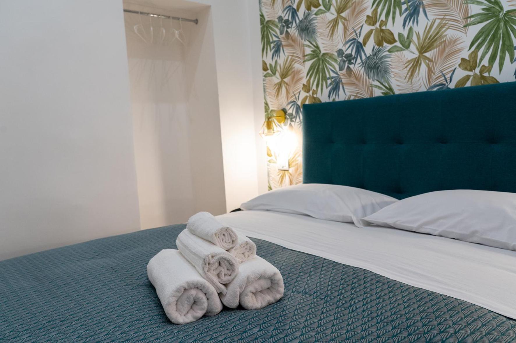 A Casa Di Edel Bed & Breakfast เนเปิลส์ ภายนอก รูปภาพ