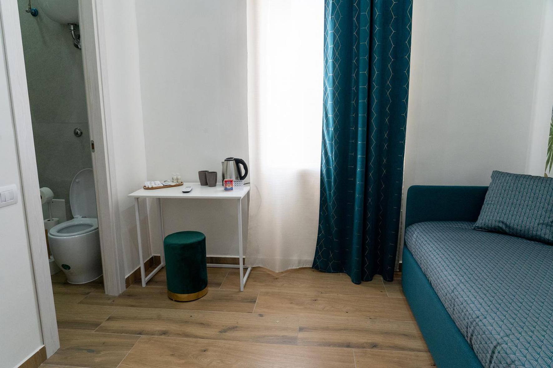 A Casa Di Edel Bed & Breakfast เนเปิลส์ ภายนอก รูปภาพ