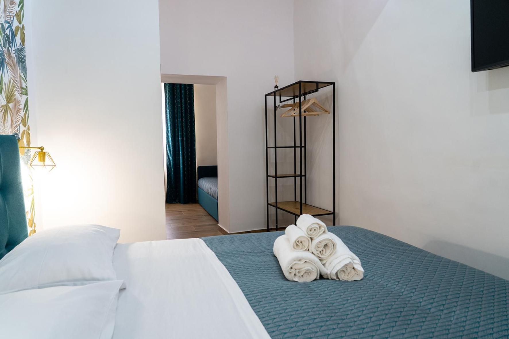A Casa Di Edel Bed & Breakfast เนเปิลส์ ภายนอก รูปภาพ